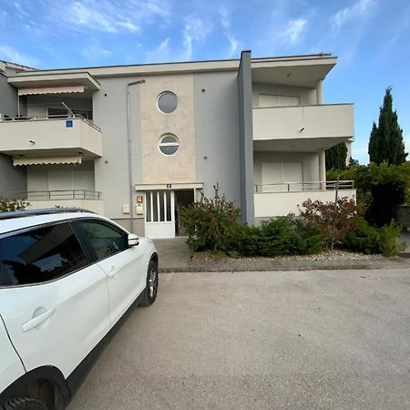 Apartman Lili Zaton  Exteriör bild