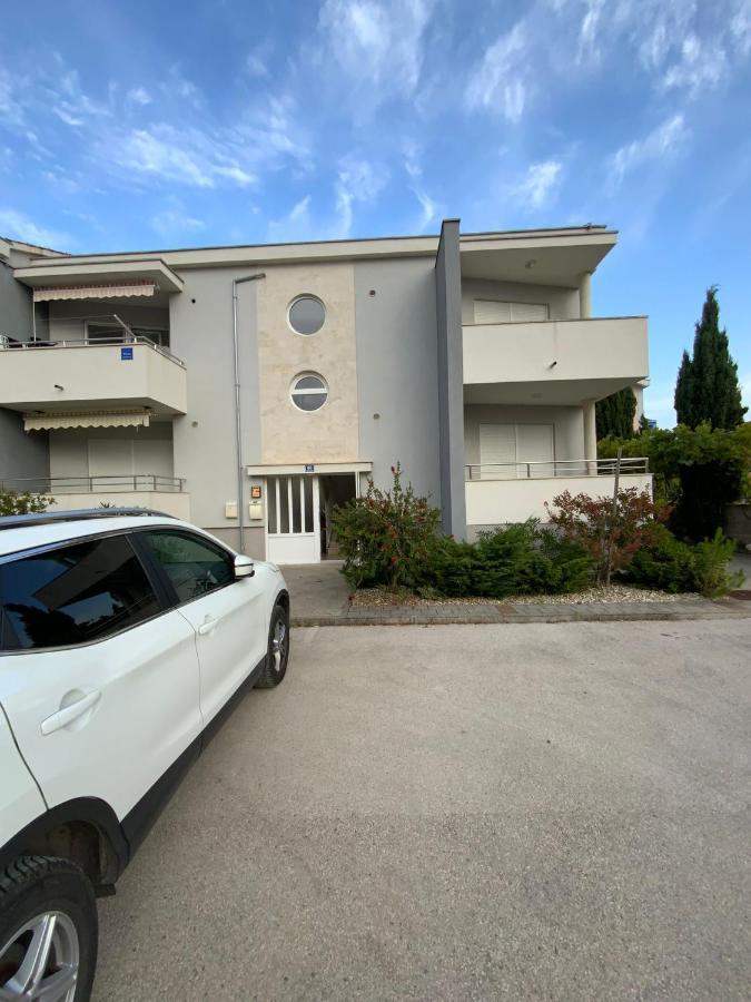 Apartman Lili Zaton  Exteriör bild